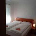 アパート Blazenka トロギール